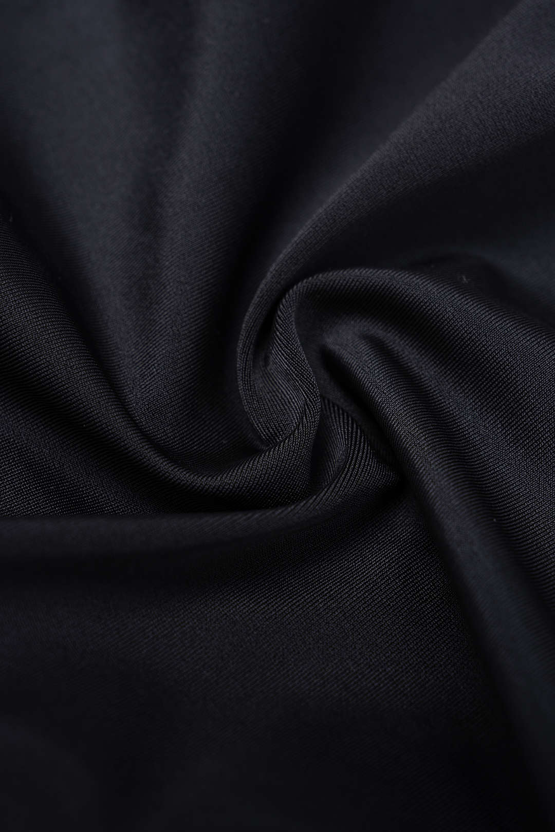 Rosvell Black Contour Mayo